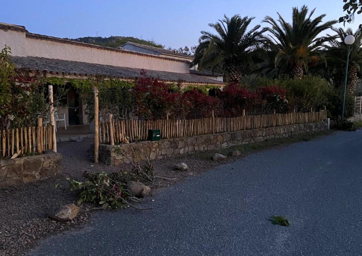 Les Lodges De La Plage U Dragulinu Sari-Solenzara Exterior photo